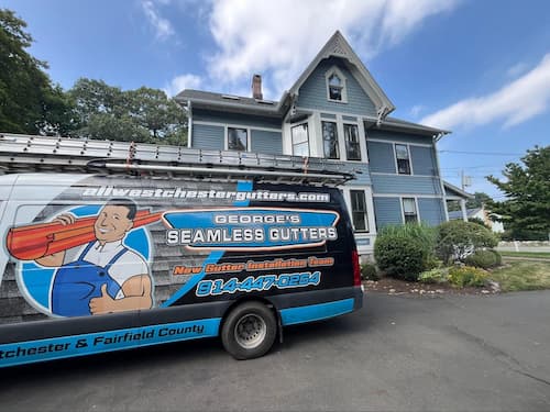 Choosing the Right Gutter Color for a Blue Home